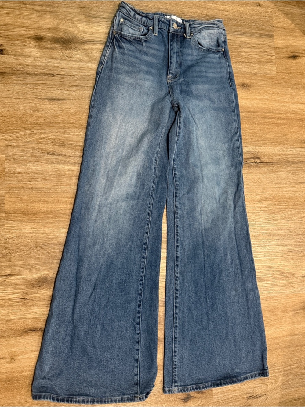 Petra 153 High-Rise Wide Leg Women's Jeans in Medium Blue
